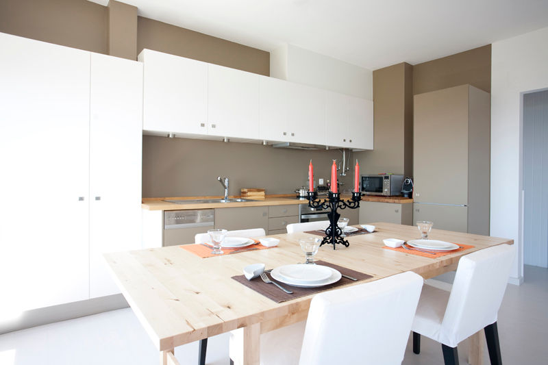 homify Modern dining room