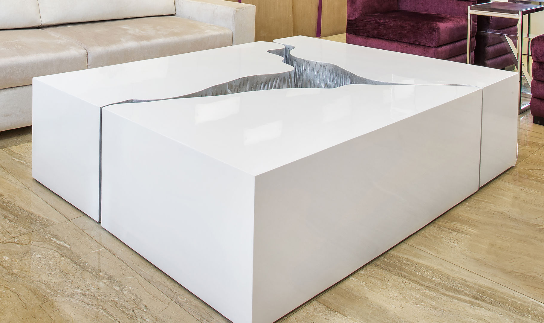 homify Modern living room Side tables & trays