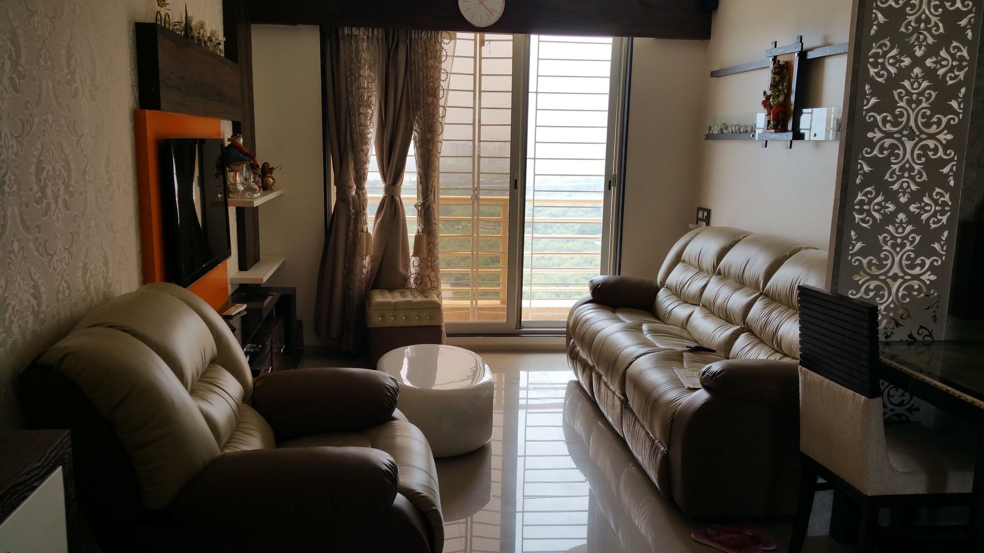 3 BHK Apartment , Alaya D'decor Alaya D'decor غرفة المعيشة خشب رقائقي
