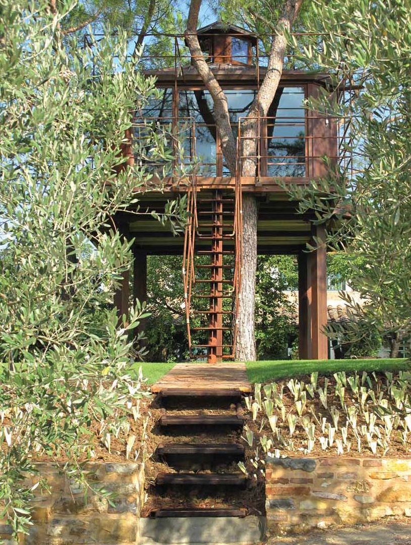 Casa sull'albero - Tree House, Riccardo Barthel Riccardo Barthel Case moderne Pianta,Botanica,Natura,Vegetazione,Legna,Albero,Bioma,Tinte e sfumature,Tempo libero,Le scale