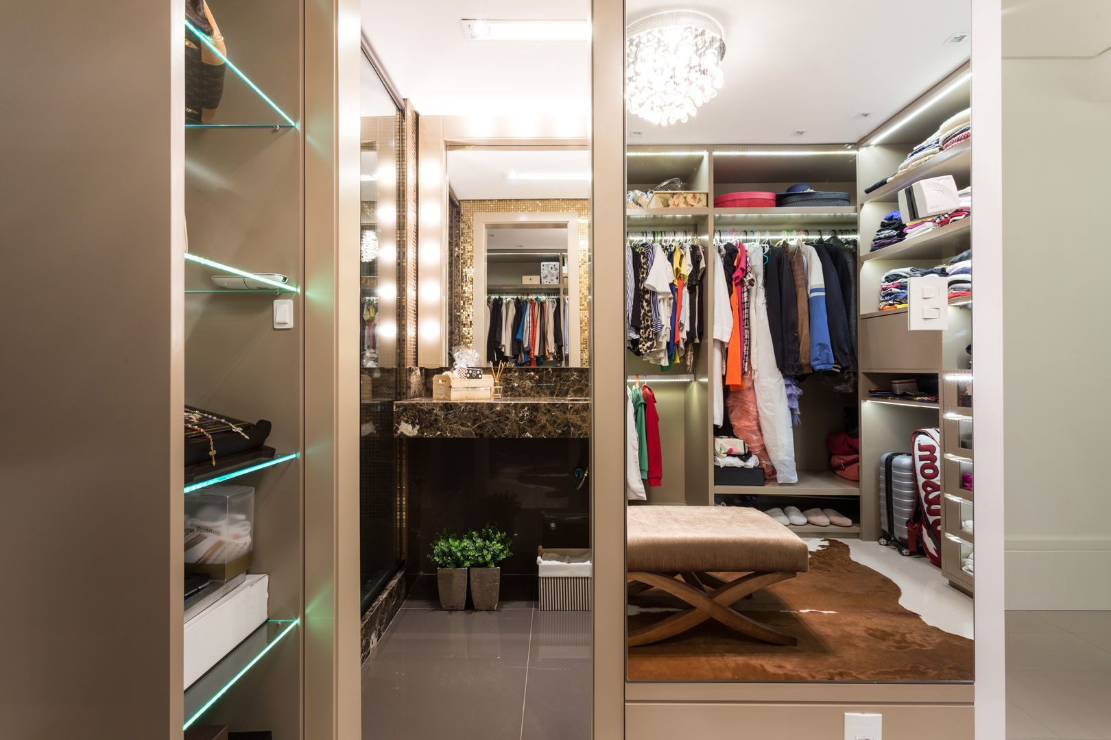 Closet B+R Arquitetura Quartos modernos Iluminação