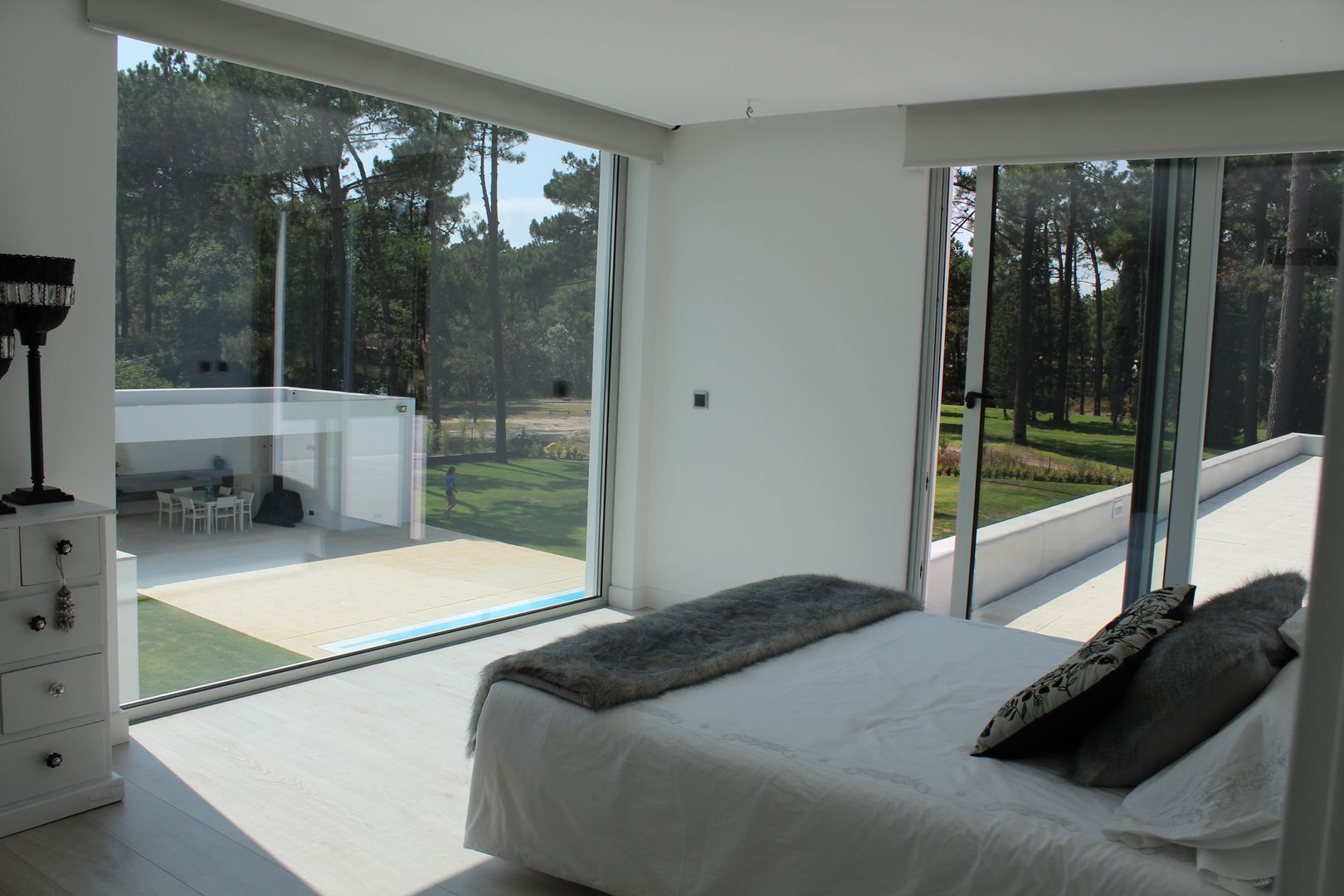 Moradia IC, Miguel Ferreira Arquitectos Miguel Ferreira Arquitectos Modern style bedroom