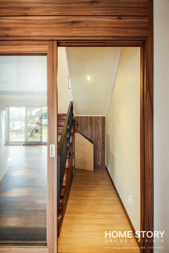 homify 經典風格的走廊，走廊和樓梯