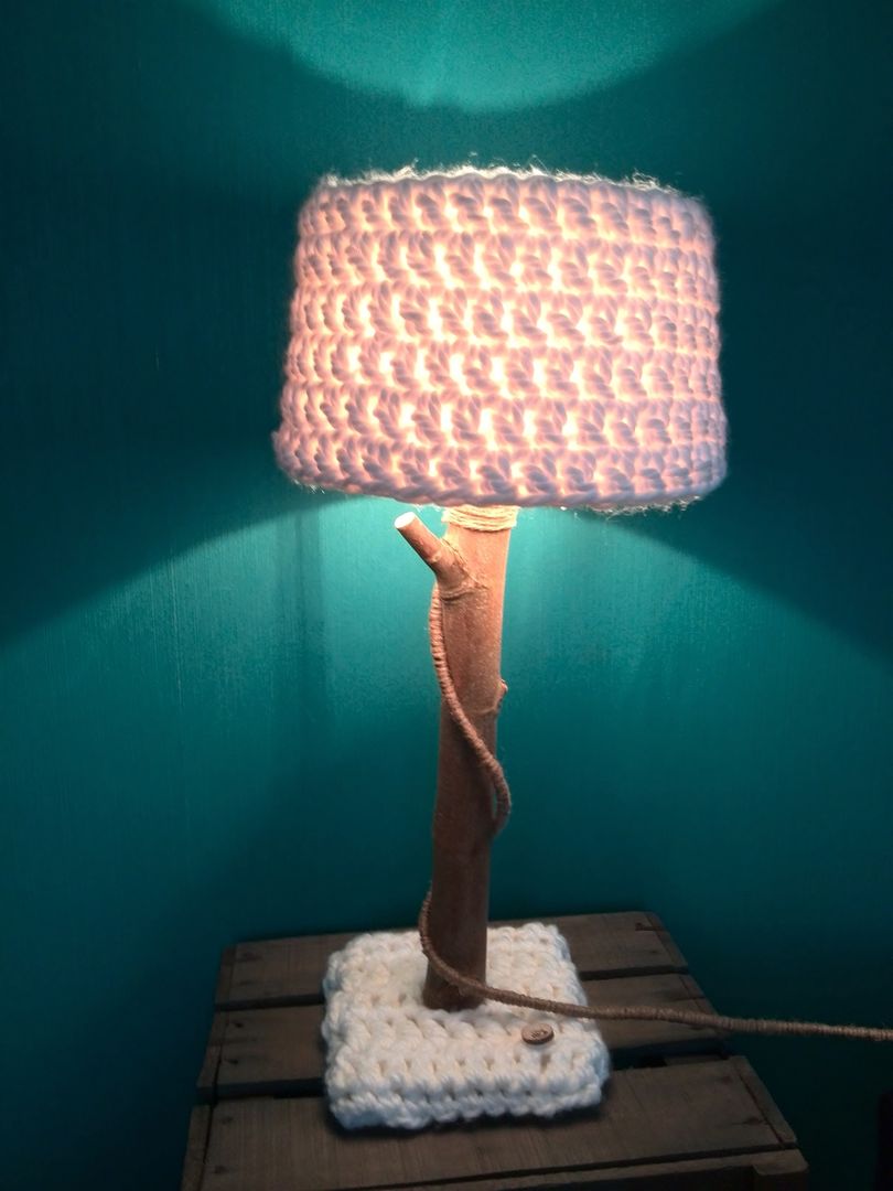 Robust natural table lamps with warm wool lampshades , WoodWoolDesign WoodWoolDesign Skandinavische Schlafzimmer Beleuchtung