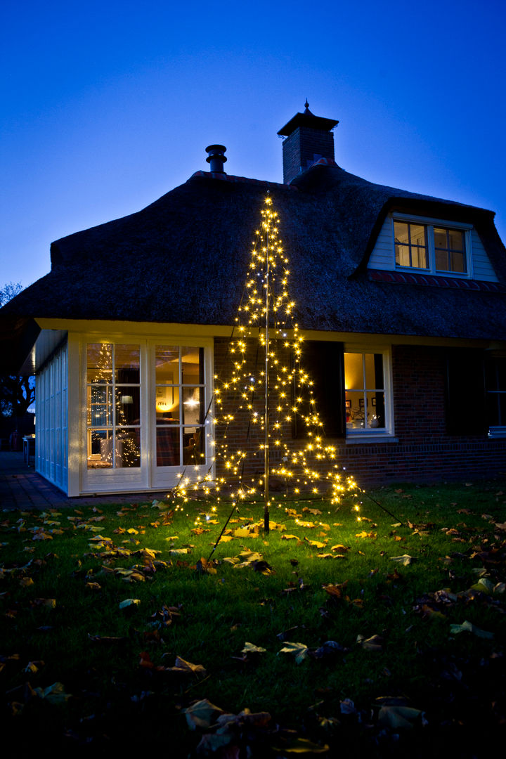 CHRISTMAS🎄DECORATIONS BY🎄SOLAR LIGHTING, SOLAR Lighting - Powered by Nature! SOLAR Lighting - Powered by Nature! Moderne tuinen IJzer / Staal Wit Verlichting
