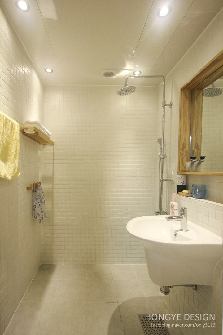 내추럴한 느낌의 16평 신혼집, 홍예디자인 홍예디자인 Modern bathroom