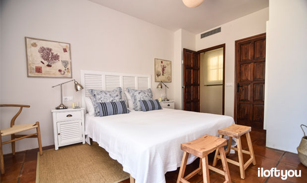 Casa en Begur, iloftyou iloftyou Mediterrane Schlafzimmer Betten und Kopfteile