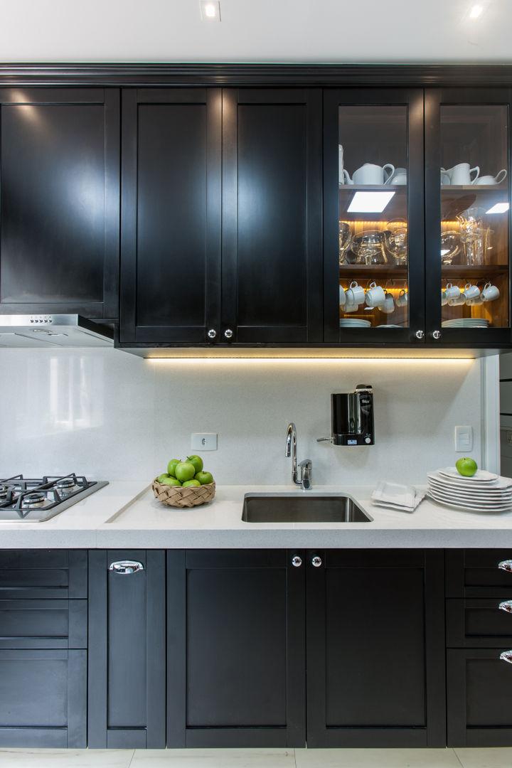 COZINHA BLACK, Kathia Gonzalez Kathia Gonzalez Classic style kitchen