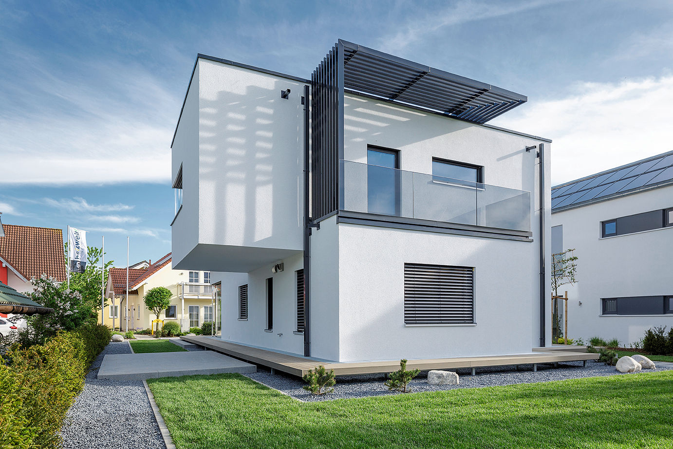 LUXHAUS Musterhaus München, Lopez-Fotodesign Lopez-Fotodesign Modern balcony, veranda & terrace