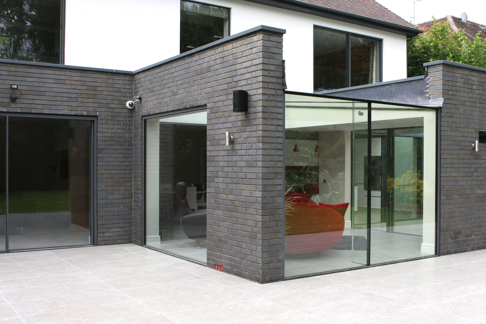 homify Modern windows & doors