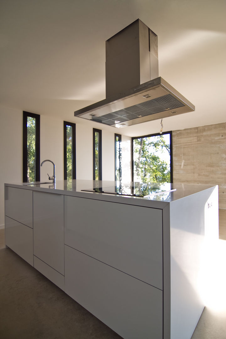 Casa en el bosque, Comas-Pont Arquitectes slp Comas-Pont Arquitectes slp Kitchen