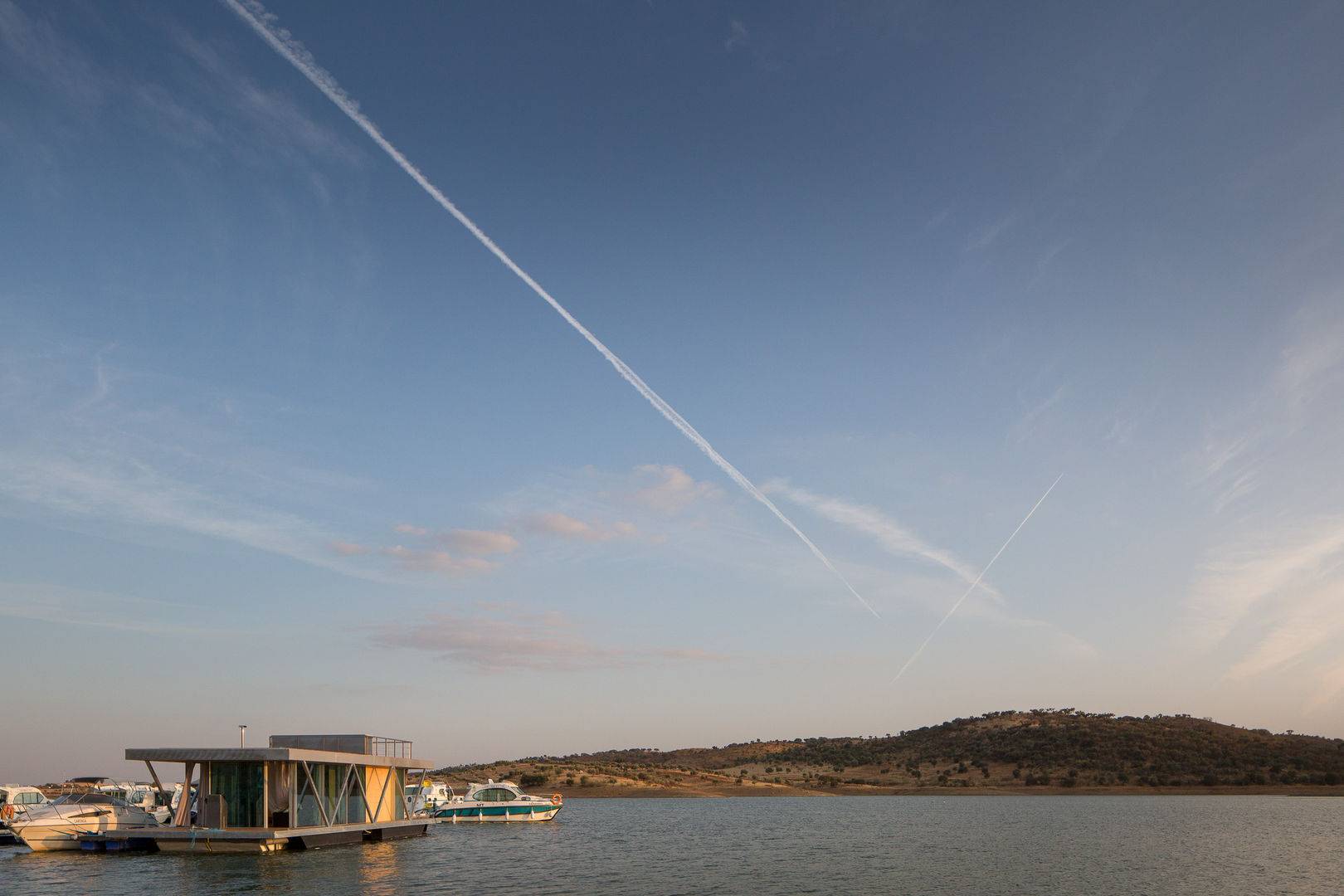 FloatWing Friday, Ciência e Engenharia do Lazer, SA Casas ecléticas