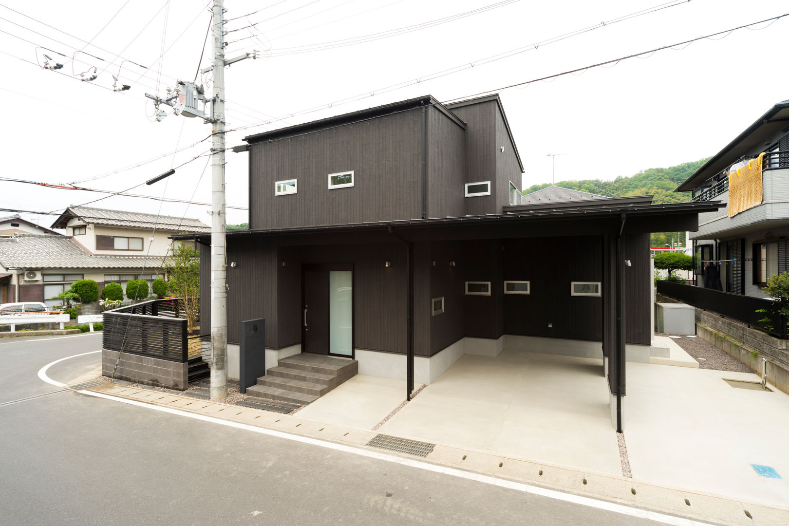 Gate Garage® 「添い屋根の家」, 株式会社フォーレストデザイン 株式会社フォーレストデザイン