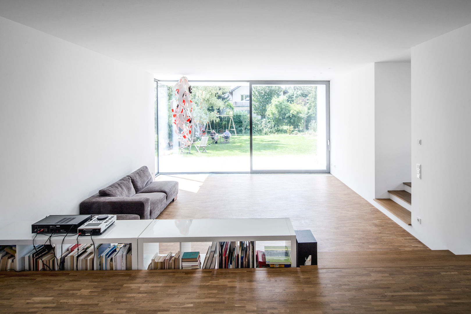 Wohnhaus Weiß, Corneille Uedingslohmann Architekten Corneille Uedingslohmann Architekten Modern living room