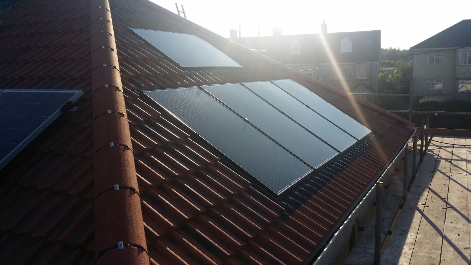 Solar Installations, Energy Installs Energy Installs Eclectische huizen