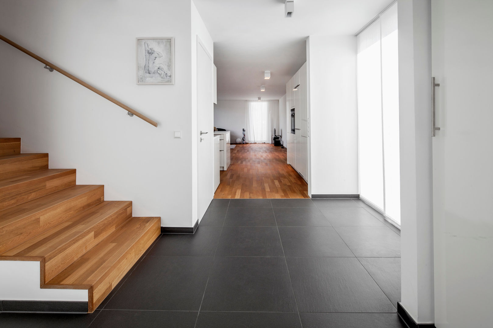 Wohnhaus Mondorf, Corneille Uedingslohmann Architekten Corneille Uedingslohmann Architekten Modern Corridor, Hallway and Staircase