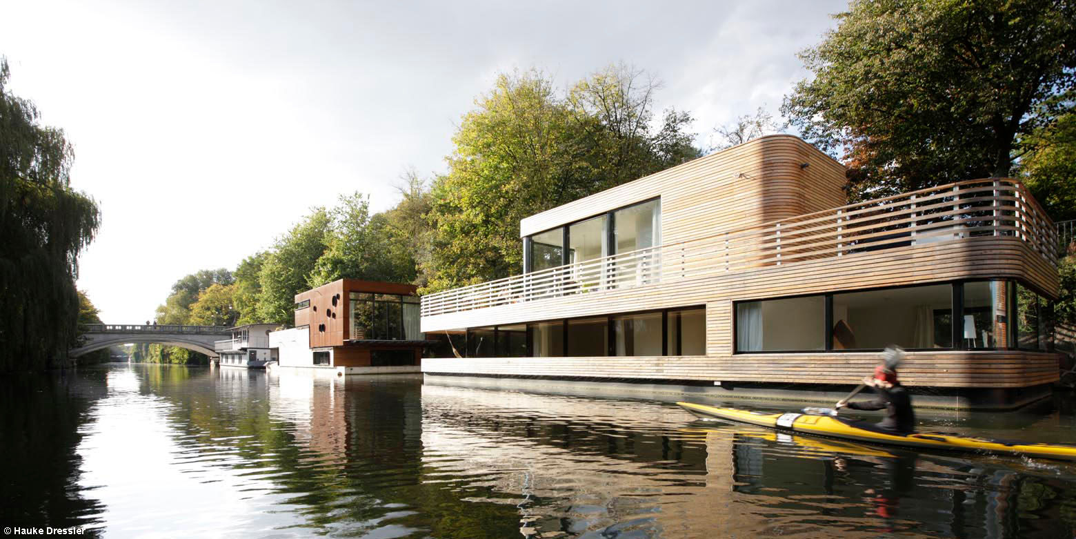 „Traumfänger" - Hausboot auf dem Eilbekkanal l Hamburg, Rost.Niderehe Architekten I Ingenieure Rost.Niderehe Architekten I Ingenieure Casas modernas Madeira Acabamento em madeira