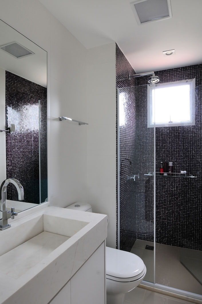 Apartamento no Campo Belo, Mario Catani - Arquitetura e Decoração Mario Catani - Arquitetura e Decoração Minimal style Bathroom Tiles