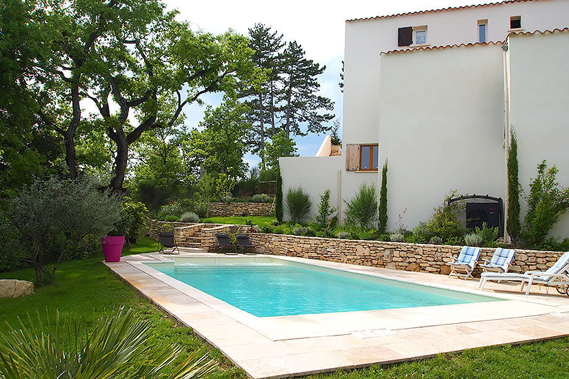 La piscine en Béton 100% armé, Oplus piscines Oplus piscines Piscinas de estilo mediterráneo