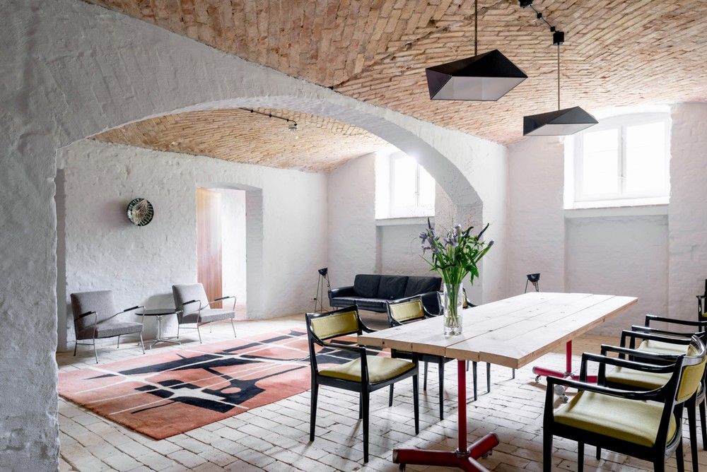 Letnie mieszkanie pod Berlinem, Loft Kolasiński Loft Kolasiński Eclectic style dining room Bricks