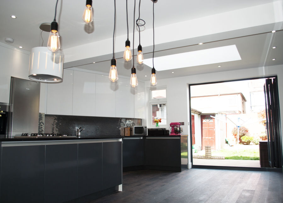 THE HANWELL CONVERSION homify Cocinas modernas