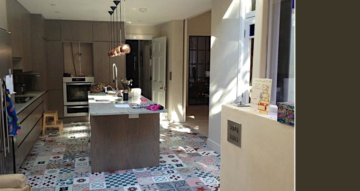 cocina de vivienda particular en Londres, Pinar Miró S.L. Pinar Miró S.L. مطبخ