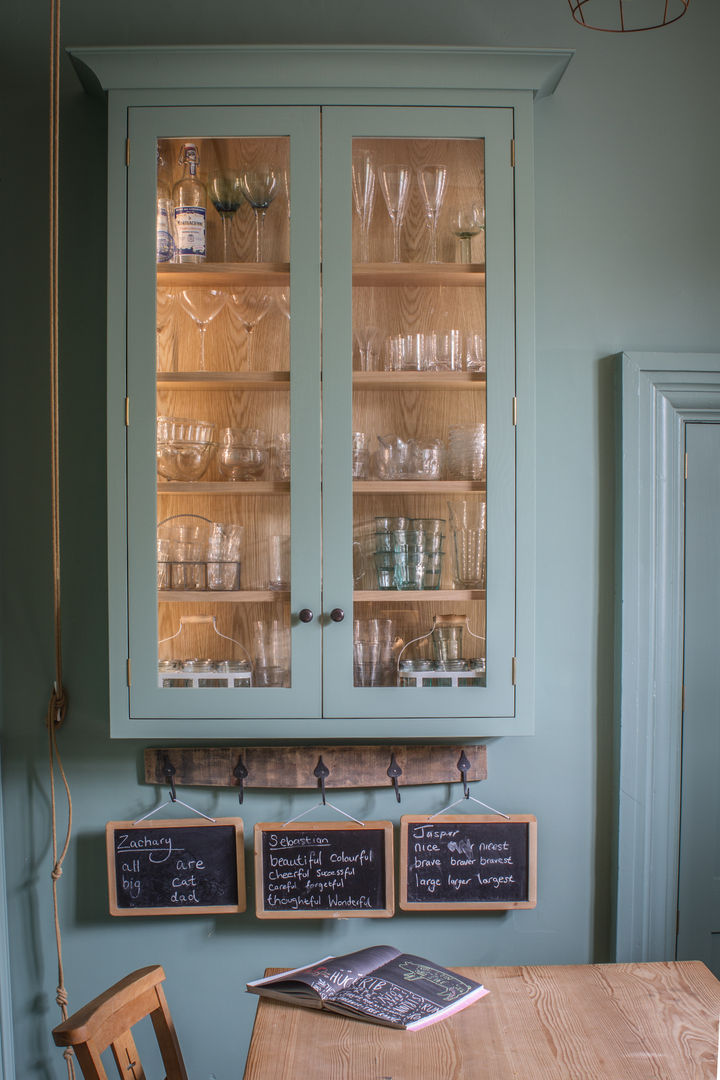 Cotswold Chapel Kitchen homify Cuisine rurale Bois massif Multicolore farrow & ball,chappell green,glazed cabinet,hooks,chalkboard,led lights