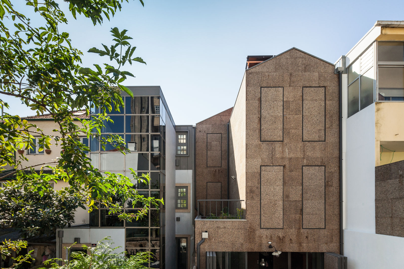 Casa Cedofeita, Floret Arquitectura Floret Arquitectura Case moderne