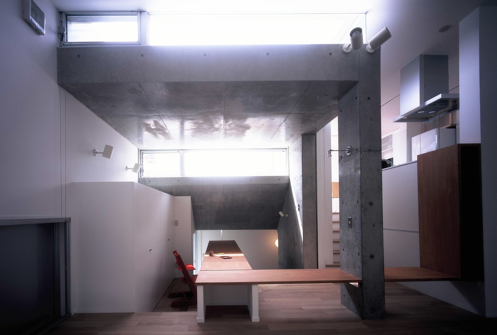 板の家, スズケン一級建築士事務所/Suzuken Architectural Design Office スズケン一級建築士事務所/Suzuken Architectural Design Office Salas / recibidores