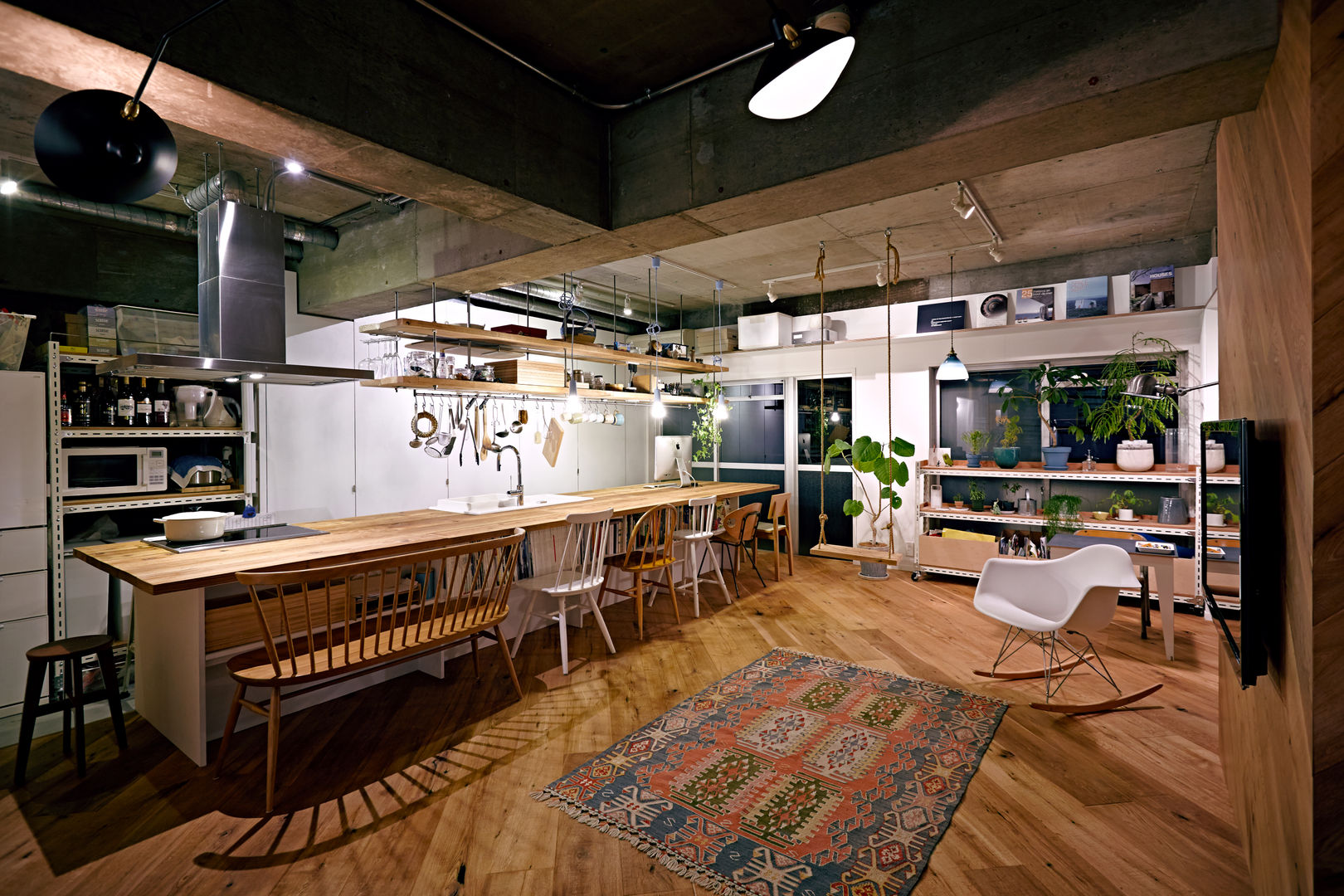 .8 HOUSE, .8 / TENHACHI .8 / TENHACHI Industrial style dining room