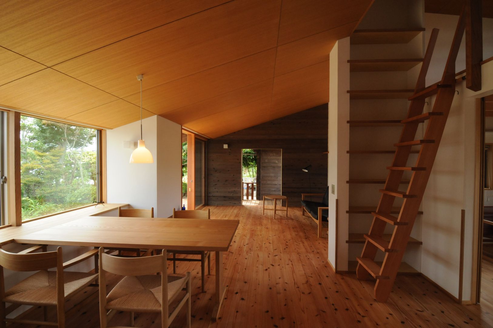 湖西の平屋, 加藤武志建築設計室 加藤武志建築設計室 Living room لکڑی Wood effect