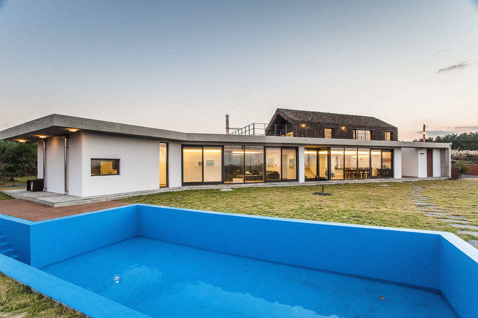 제주도 하도리 주택, ZeroLimitsArchitects ZeroLimitsArchitects Casas modernas