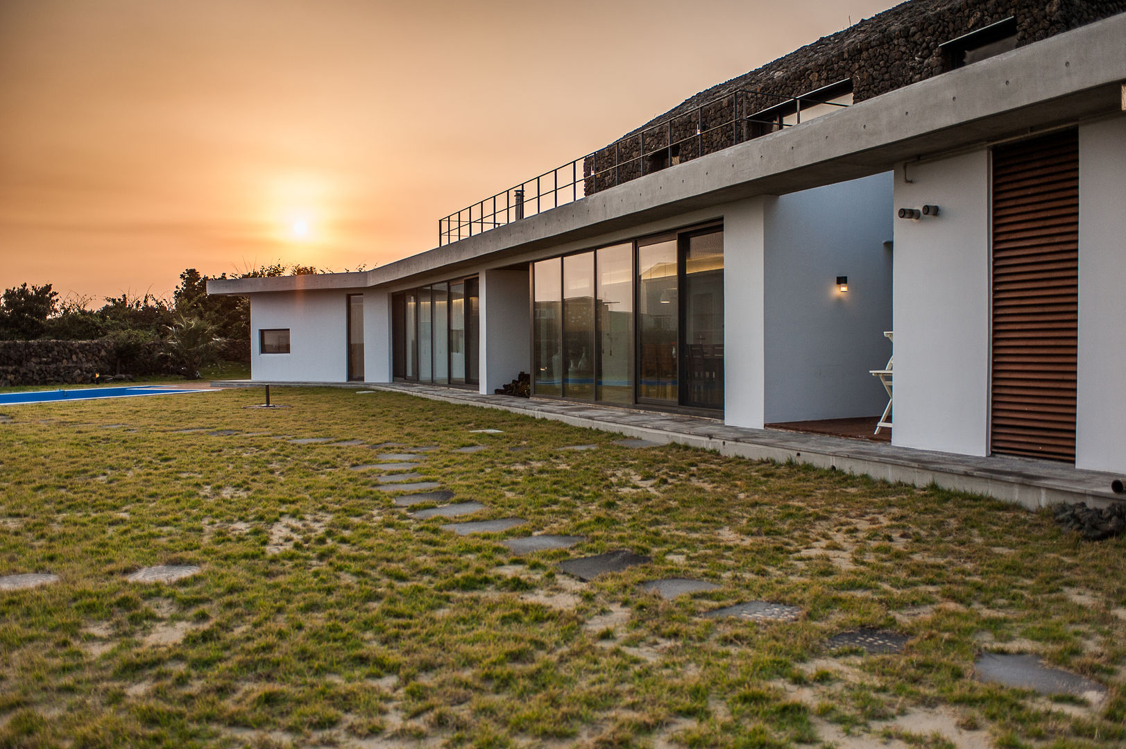 제주도 하도리 주택, ZeroLimitsArchitects ZeroLimitsArchitects Casas de estilo moderno