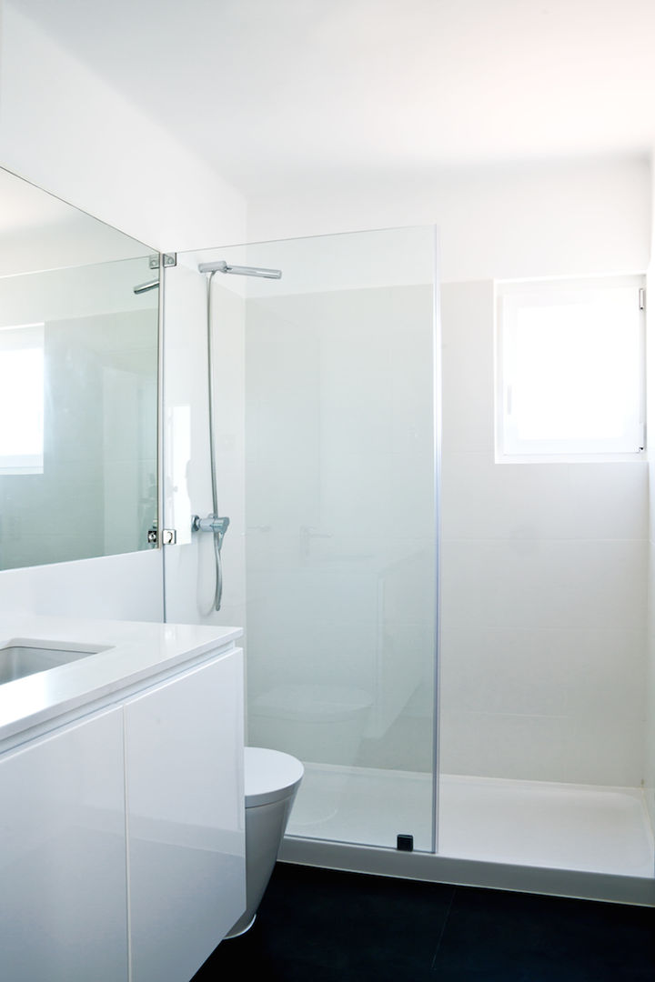 moradia JE, involve arquitectos involve arquitectos Ванная комната в стиле модерн