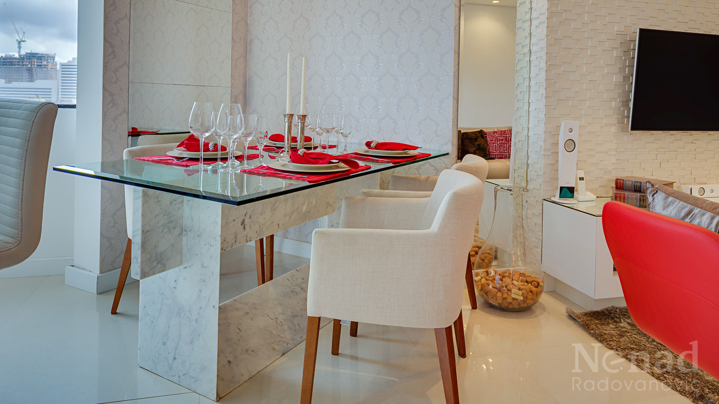 Apartamento Casal Jovem, Letícia Bowoniuk Arquitetura e Interiores Letícia Bowoniuk Arquitetura e Interiores Minimalist dining room Crockery & glassware