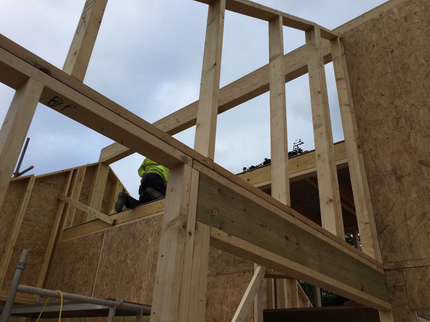 Timber Frame, Elevated Views over River Pentire Building With Frames منازل خشب Wood effect