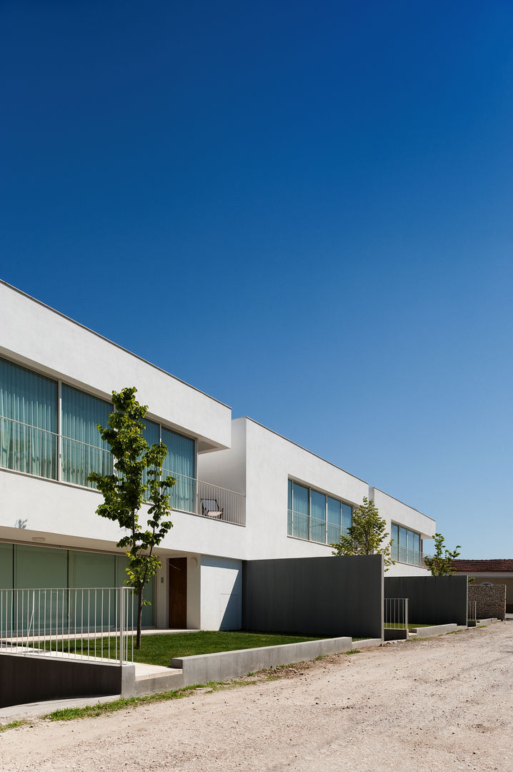 3 Casas para 3 Irmãs, BICA Arquitectos BICA Arquitectos Casas minimalistas