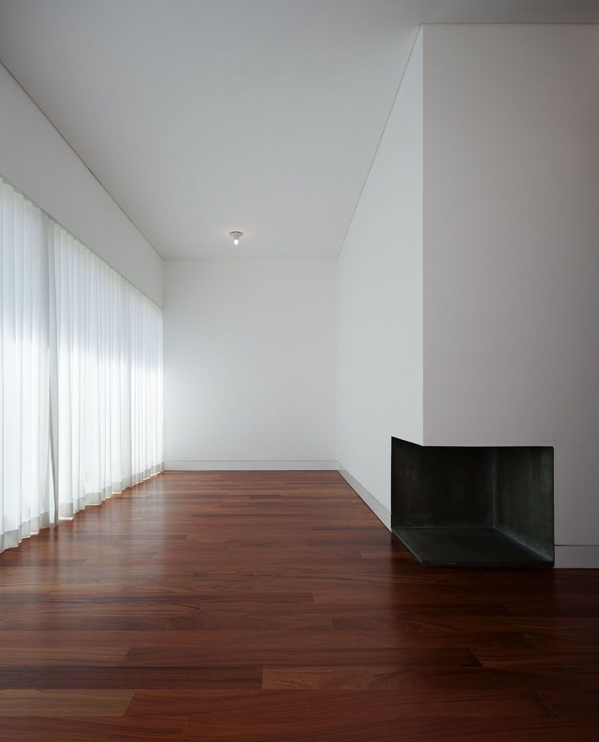 3 Casas para 3 Irmãs, BICA Arquitectos BICA Arquitectos Minimalist living room