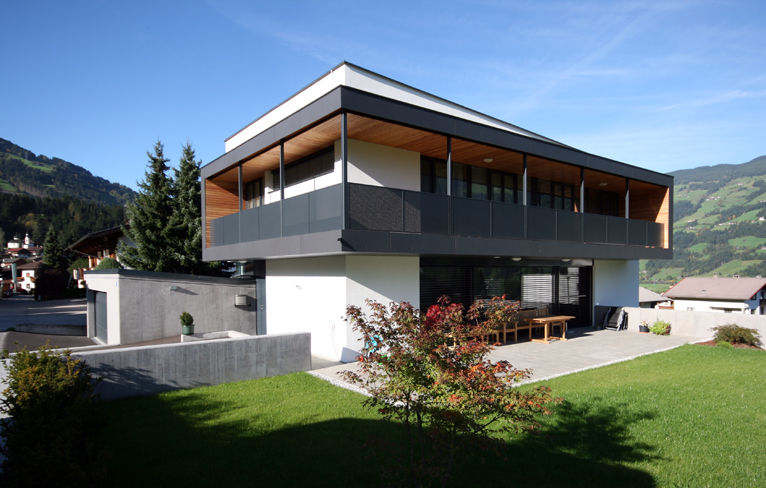 WOHNHAUS NSK, BESTO ZT GMBH_ Architekt DI Bernhard Stoehr BESTO ZT GMBH_ Architekt DI Bernhard Stoehr Maisons modernes