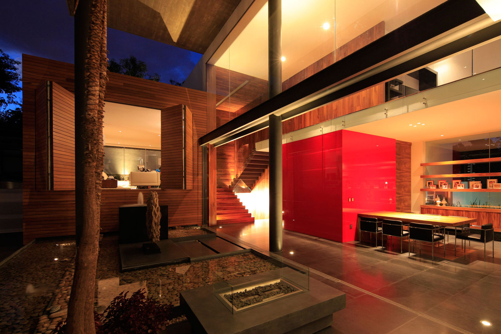 Casa Rinconada., Echauri Morales Arquitectos Echauri Morales Arquitectos 露臺