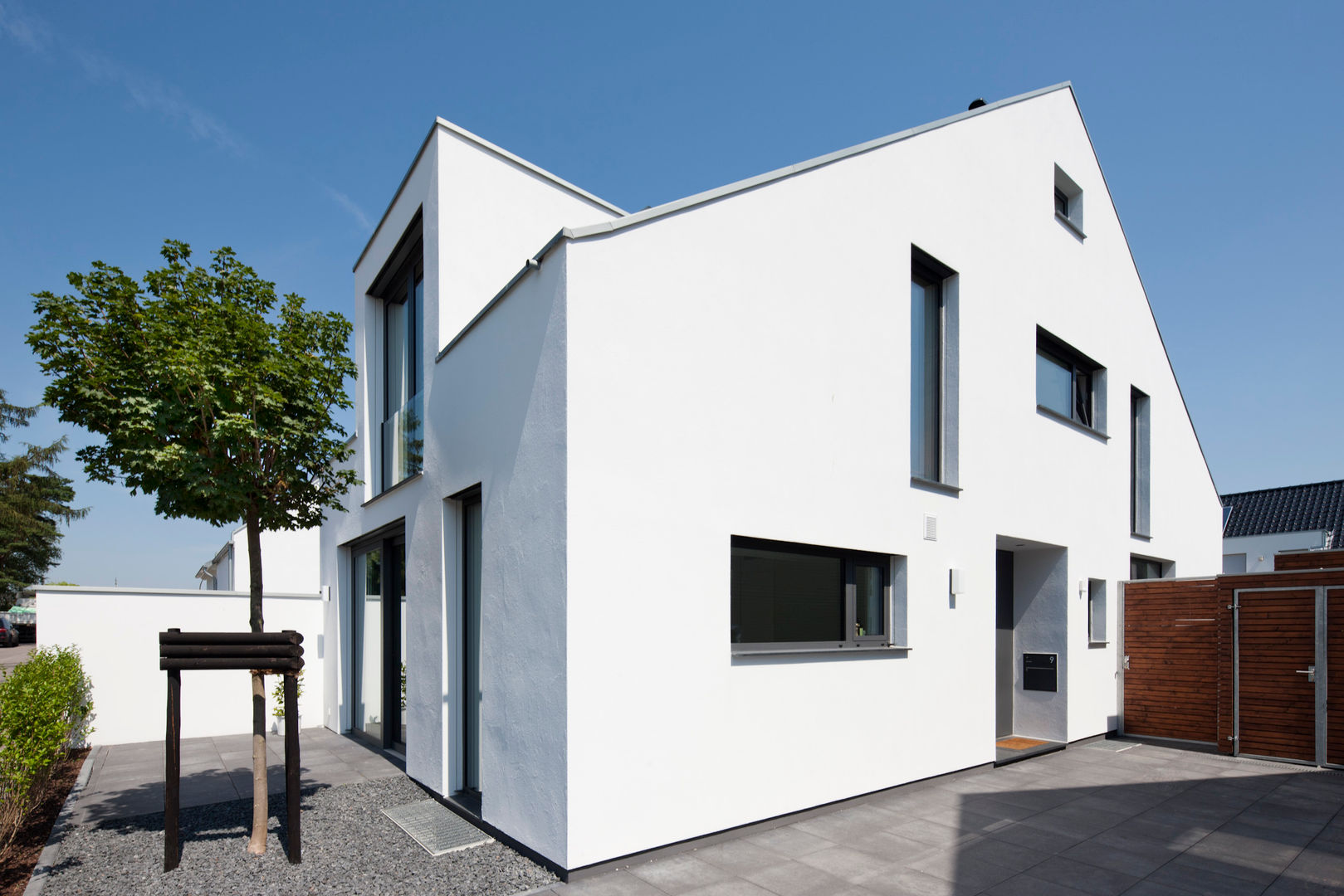 Wohnhaus Sürth, Corneille Uedingslohmann Architekten Corneille Uedingslohmann Architekten บ้านและที่อยู่อาศัย