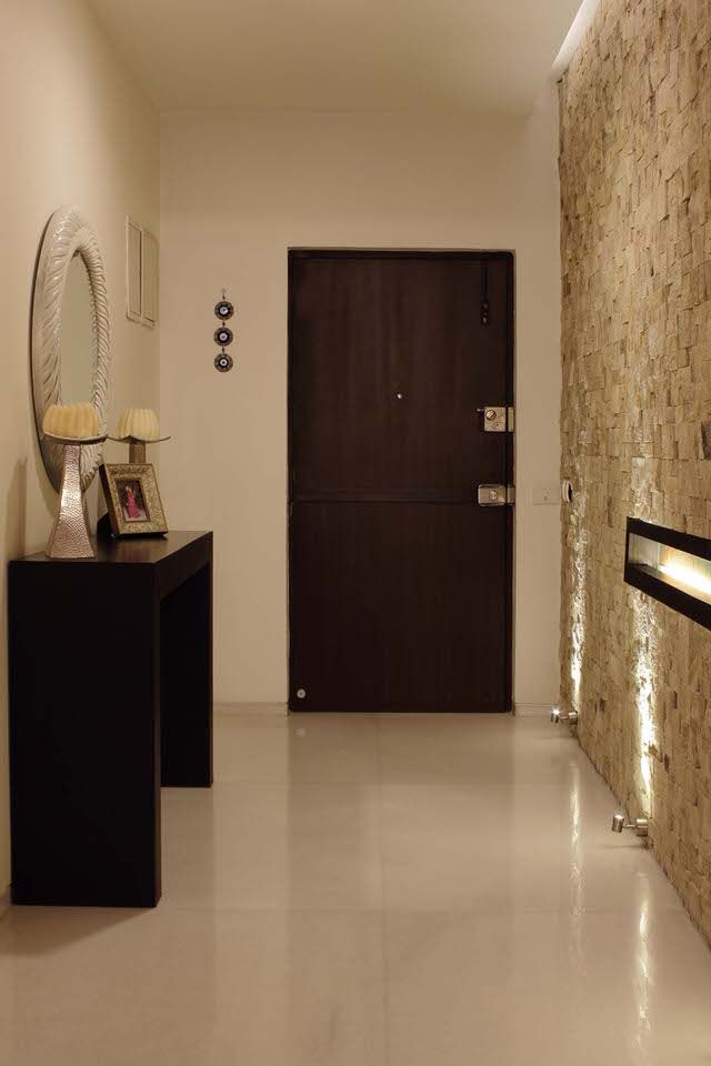 Apartment at Embassay Woods, In-situ Design In-situ Design モダンスタイルの 玄関&廊下&階段