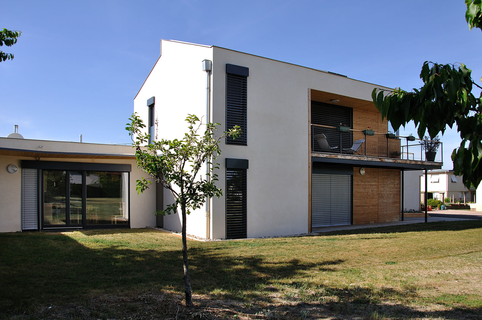 Maison des aînés, archipente archipente Moderne huizen