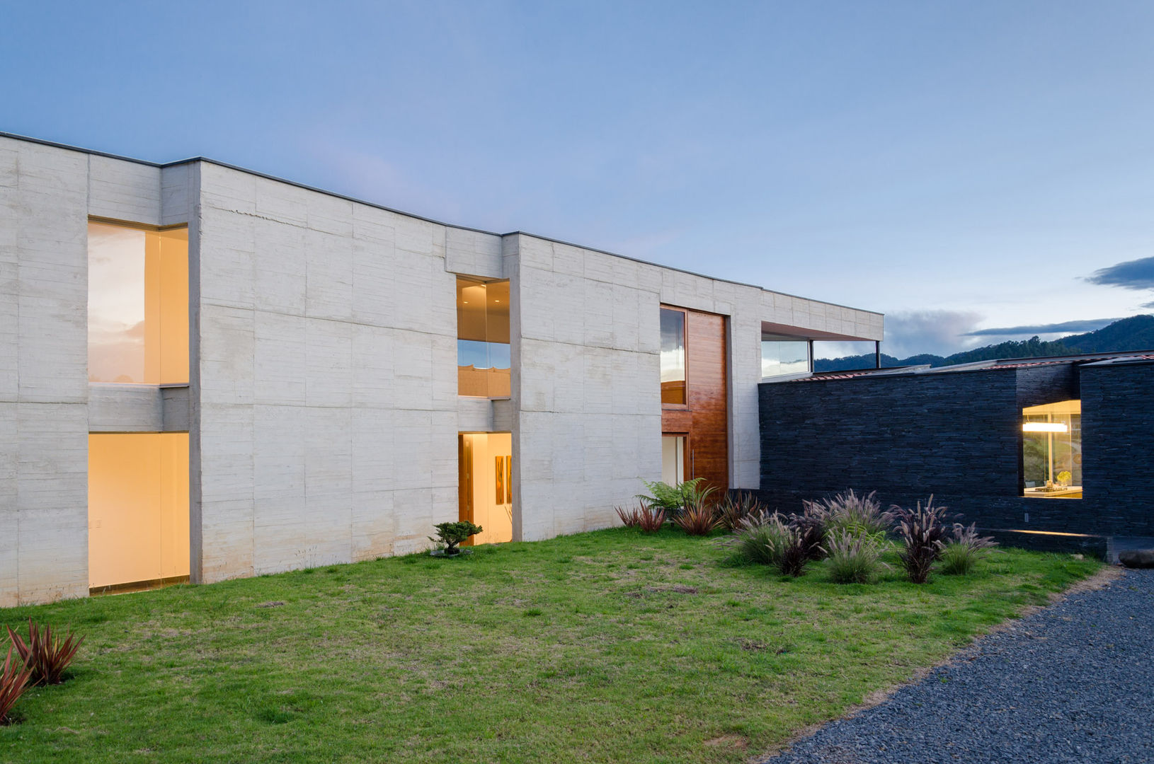 CASA ENTREJARDINES, PLANTA BAJA ESTUDIO DE ARQUITECTURA PLANTA BAJA ESTUDIO DE ARQUITECTURA Tropikal Evler