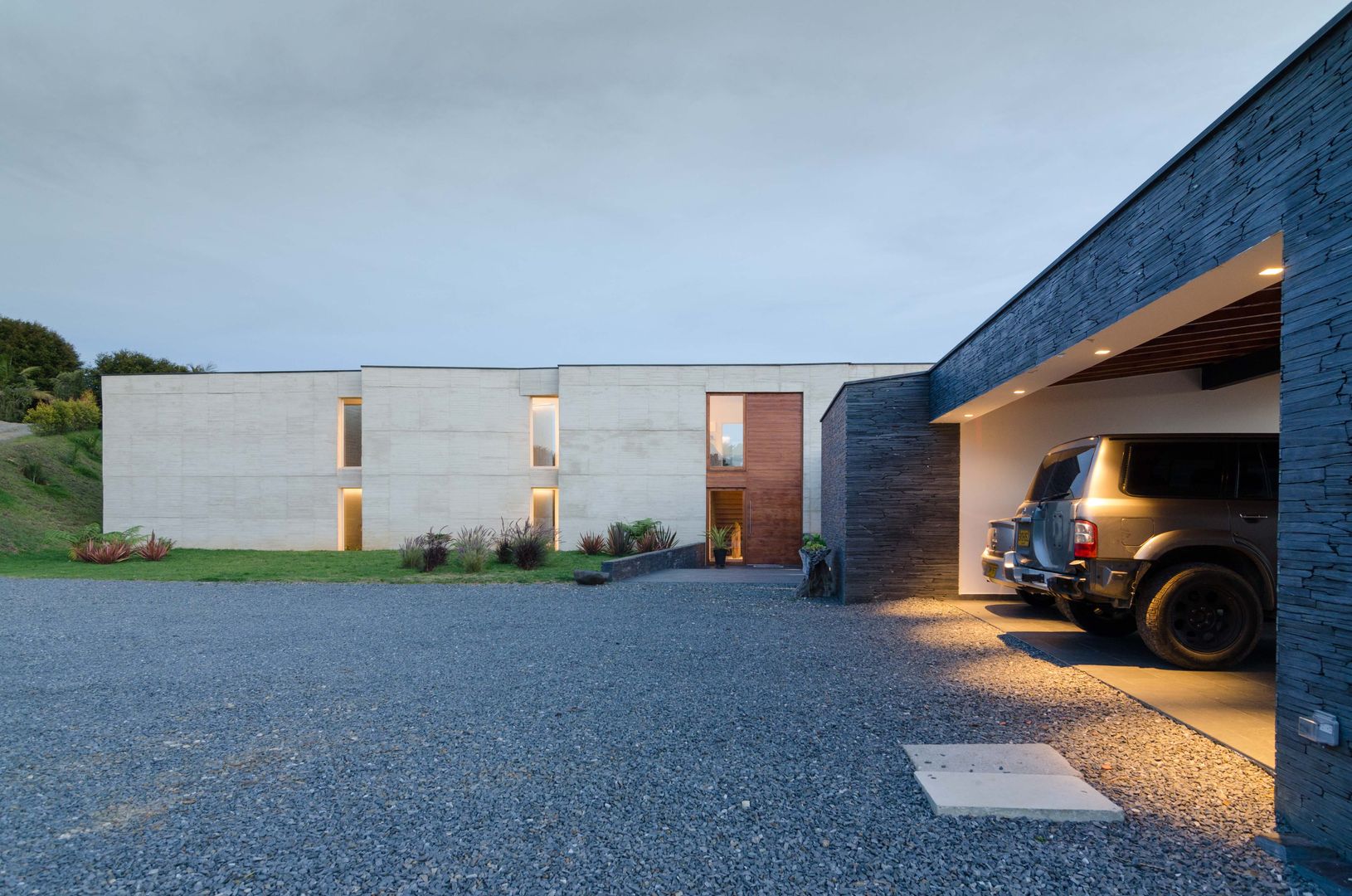 CASA ENTREJARDINES, PLANTA BAJA ESTUDIO DE ARQUITECTURA PLANTA BAJA ESTUDIO DE ARQUITECTURA 트로피컬 주택