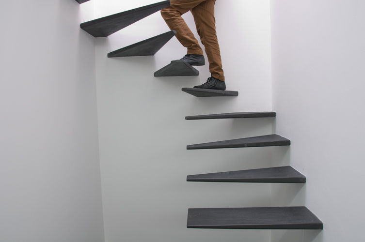 escadas feedback-studio arquitectos Corredores, halls e escadas minimalistas