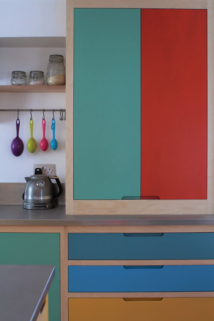 Colour by Numbers homify Cocinas de estilo ecléctico Madera Acabado en madera Sustainable kitchens,Plywood kitchens,stainless steel,steel worktop,larder cupboard,routed drawer pull,flat panel kitchen,Farrow and Ball,Arsenic,St Giles Blue,Stone blue,charlotte's locke
