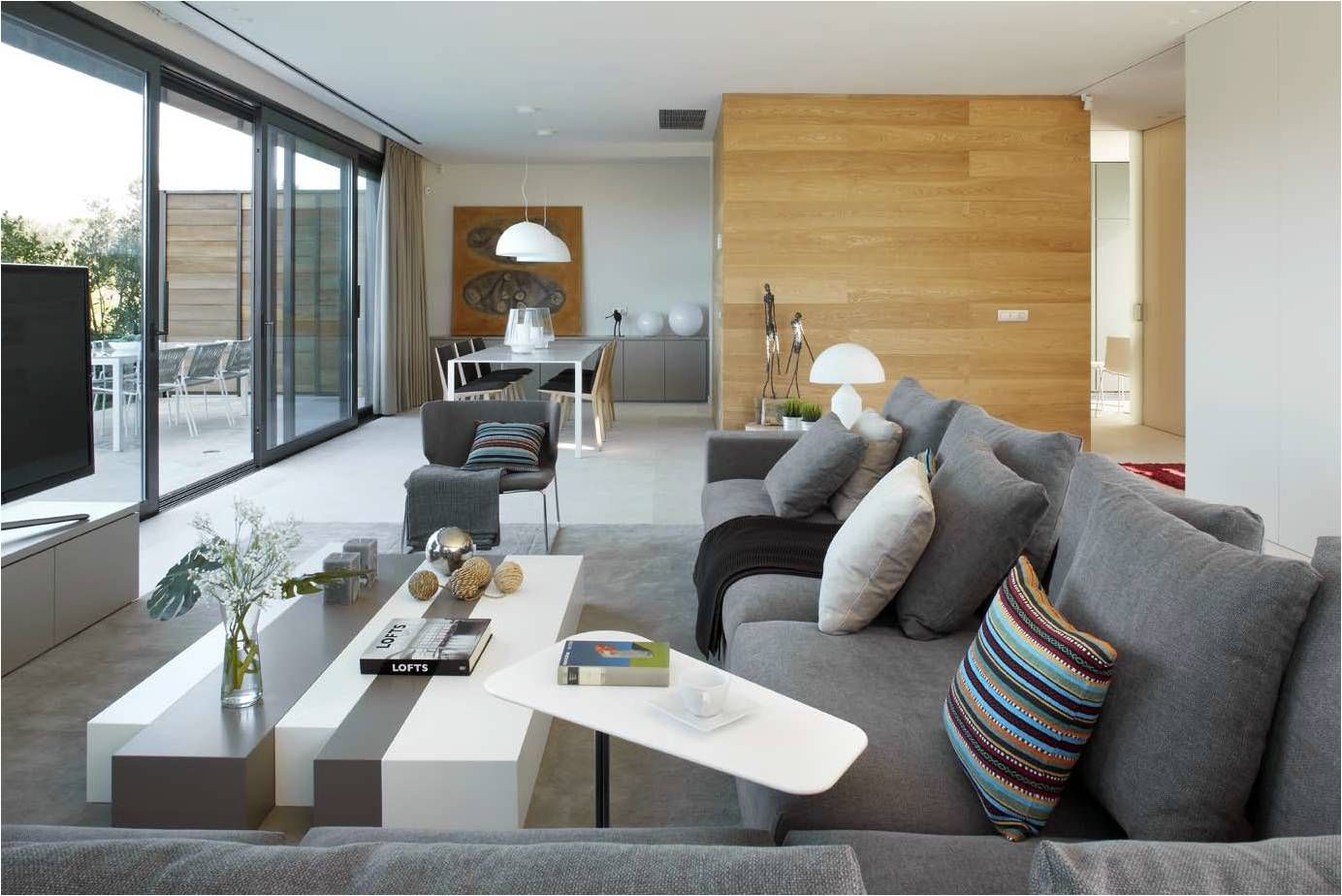 8 VILLAS GOLF PERELADA (GIRONA), ruiz narvaiza associats sl ruiz narvaiza associats sl Modern living room