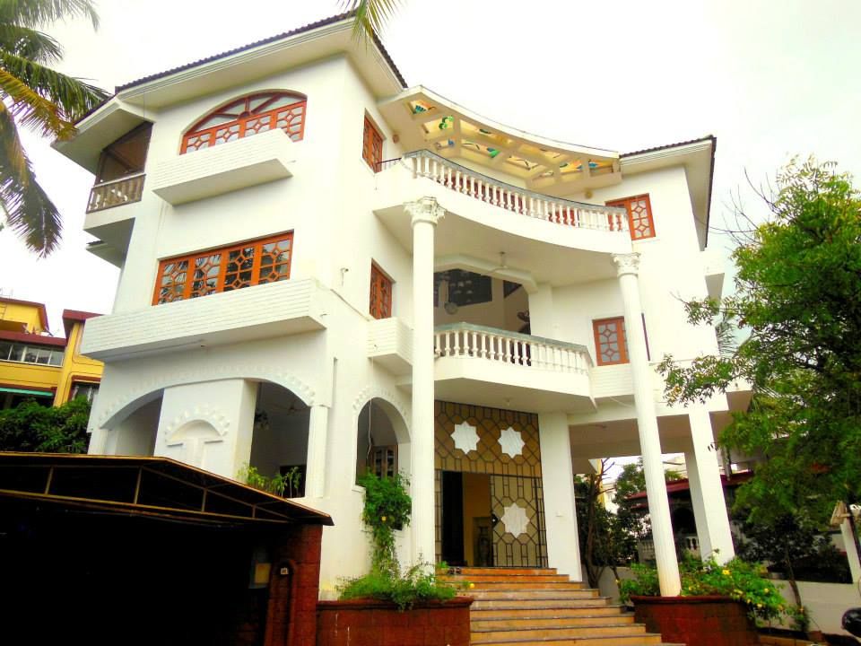 Yusuf Karim House Pics in Althino, Rita Mody Joshi & Associates Rita Mody Joshi & Associates Modern houses