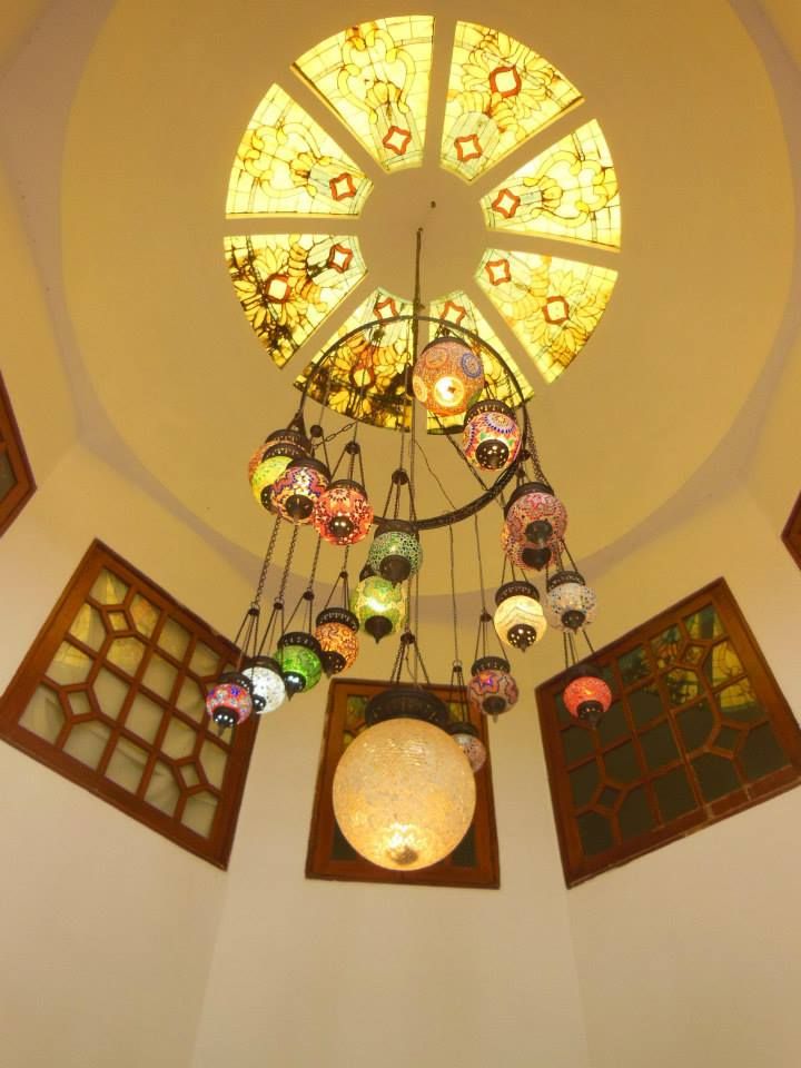 Yusuf Karim House Pics in Althino, Rita Mody Joshi & Associates Rita Mody Joshi & Associates Salones de estilo moderno